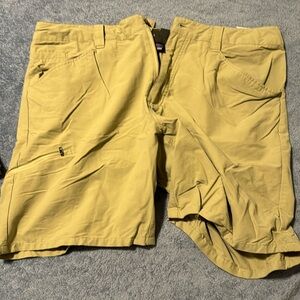 Men’s size 36 Patagonia hiking short. Light tan